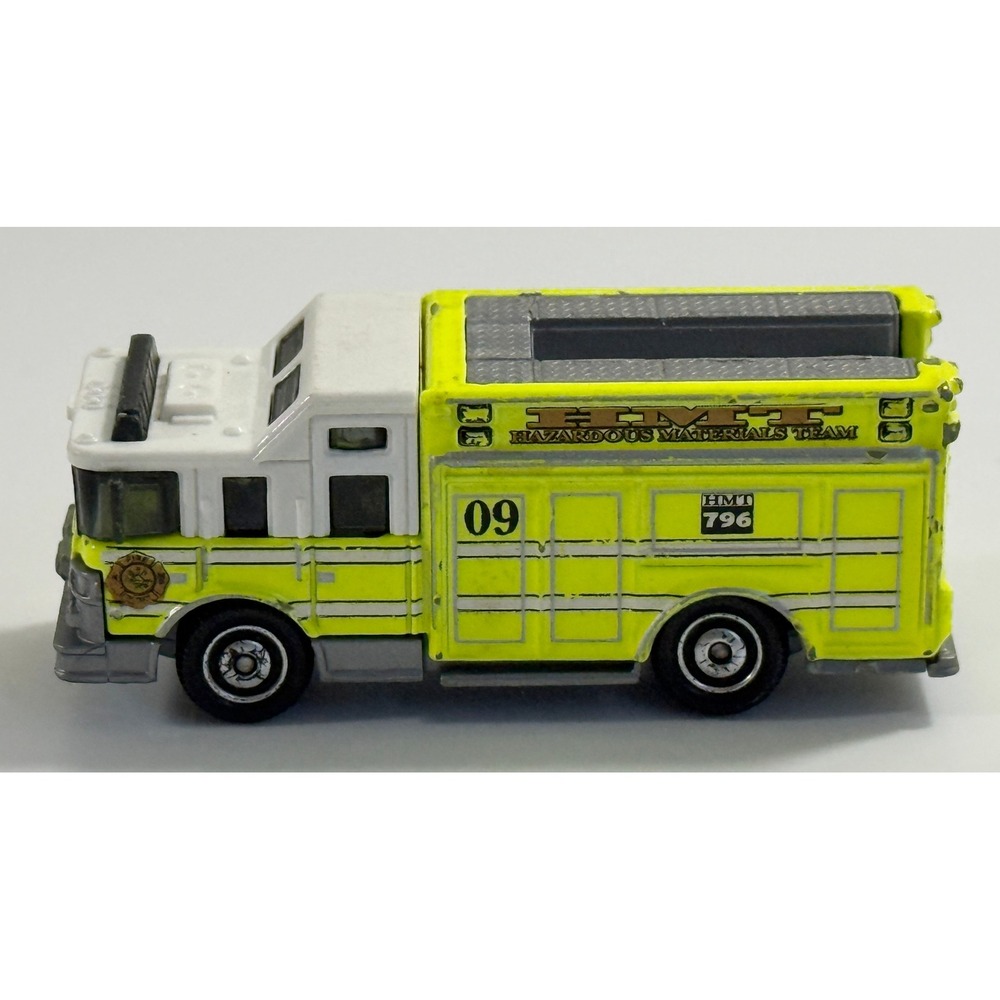 Matchbox Hazard Squad‎ Fire Truck Toy 1:64 Neon Yellow Good HMT Hazmat Team 09